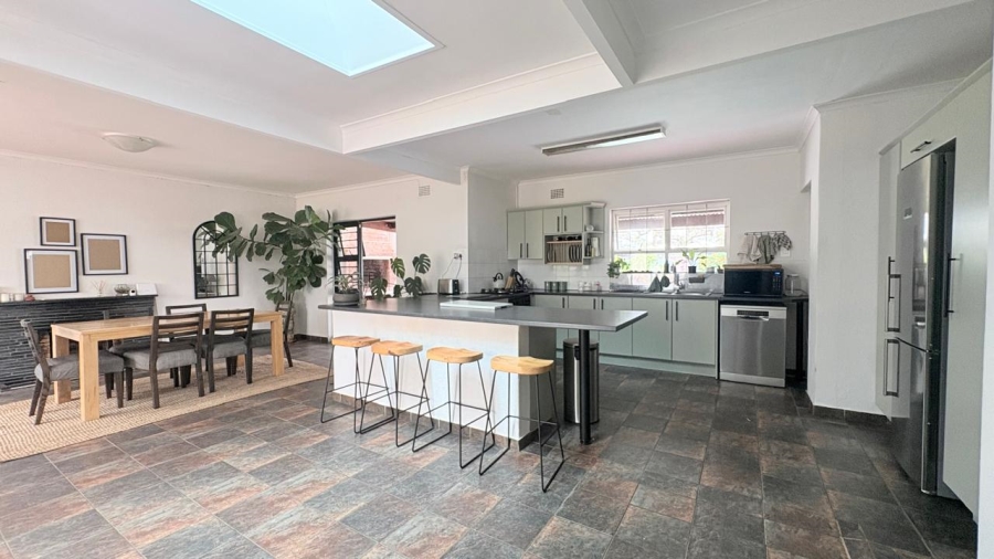 To Let 3 Bedroom Property for Rent in Meadowridge Western Cape